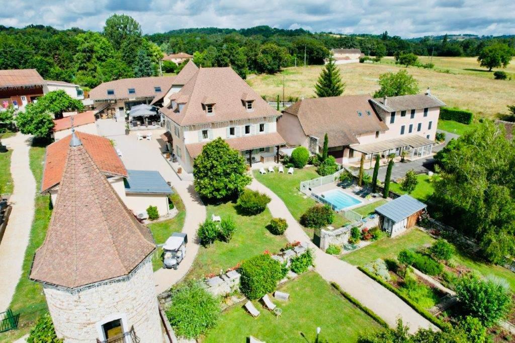 Les Villas Du Domaine De Suzel Vignieu Eksteriør billede