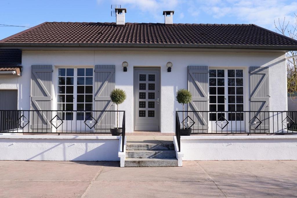 Les Villas Du Domaine De Suzel Vignieu Eksteriør billede