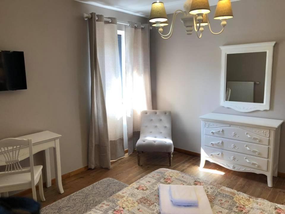 Les Villas Du Domaine De Suzel Vignieu Eksteriør billede