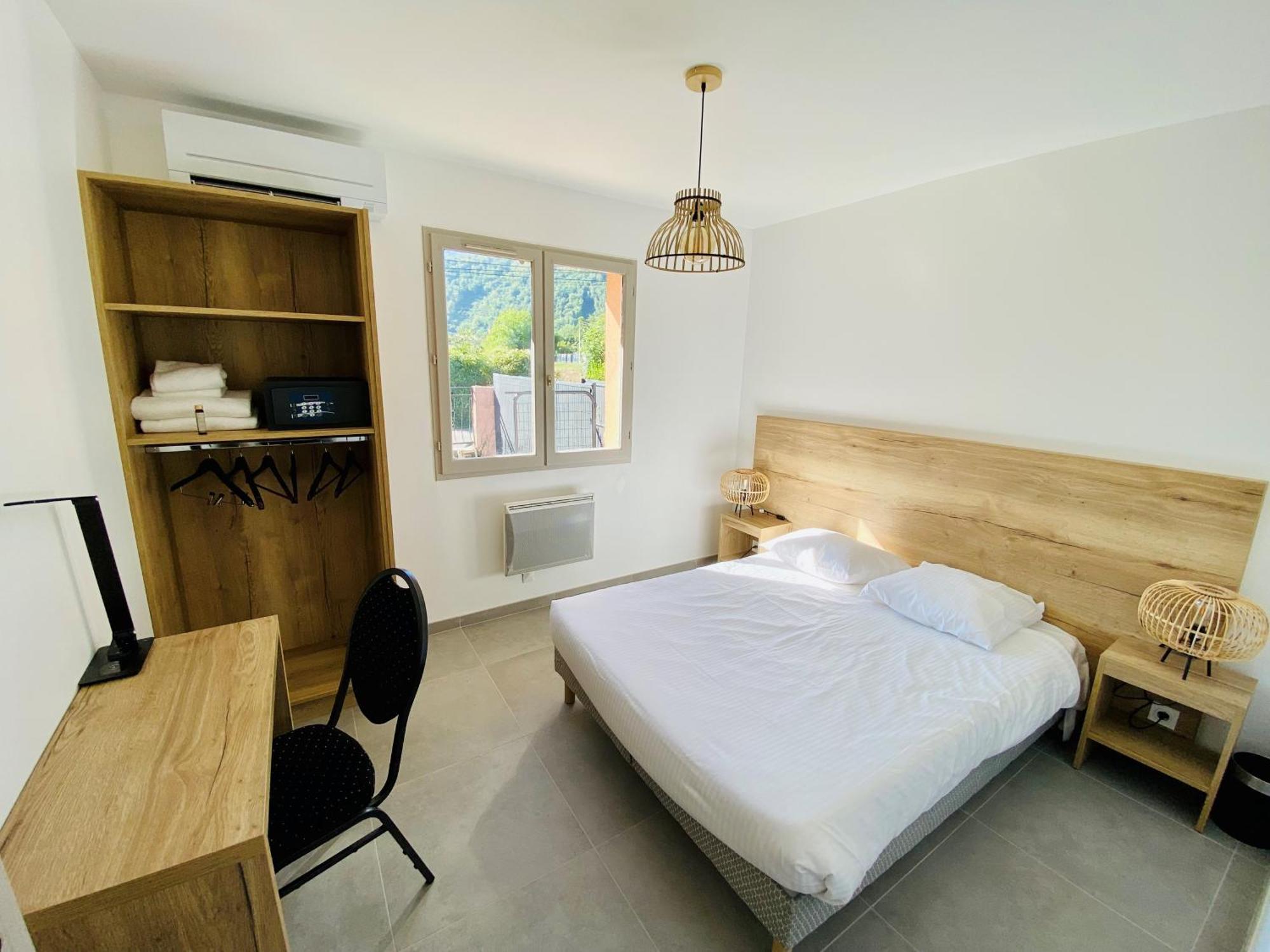 Les Villas Du Domaine De Suzel Vignieu Eksteriør billede